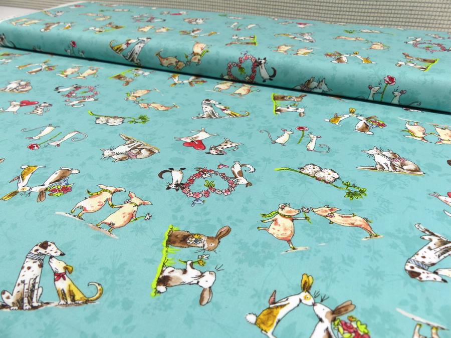 Preview: Patchworkstoff in türkis mit Mäusen, Katzen, Hunden und mehr aus der Serie From the Hearts von Clothworks